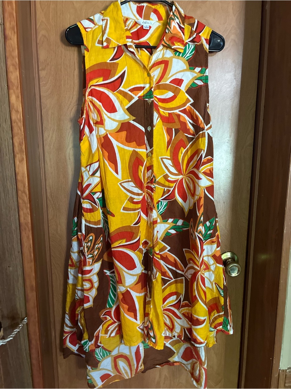 Dalin Button-Front Sleeveless Sundress in Yellow & Brown Size Large Floral 70s